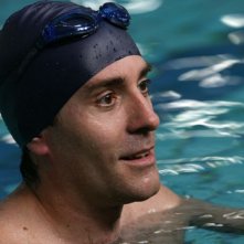 Un primo piano di Valerio Mastandrea in una scena del film Giulia non esce la sera