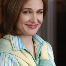 Brenda Strong in una scena dell'episodio The Best Thing That Ever Could Have Happened, della serie Desperate Housewives