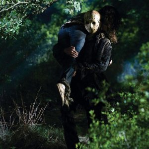 Derek Mears in una sequenza del film Venerdì 13