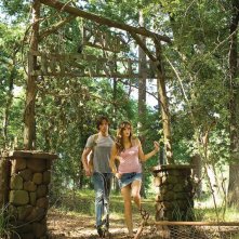 Jared Padalecki e Danielle Panabaker in un'immagine dell'horror Venerdì 13