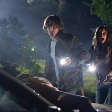 Jared Padalecki e Danielle Panabaker in una scena di Venerdì 13