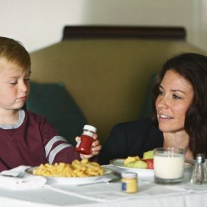 Evangeline Lilly e William Blanchette nell'episodio The Little Prince di Lost