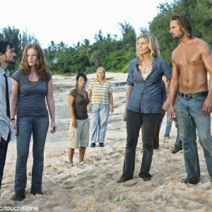 I superstiti in spiaggia nell'episodio The Lie di Lost