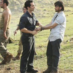 Jeremy Davies e Nestor Carbonell in un momento dell'episodio Jughead di Lost