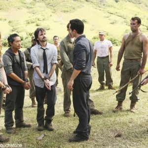 Jeremy Davies, Rebecca Mader e Nestor Carbonell in una scena dell'episodio Jughead di Lost