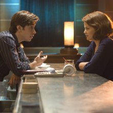 Justin Long e Ginnifer Goodwin in un'immagine del film La verità è che non gli piaci abbastanza