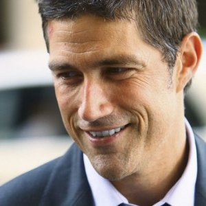 Un primo piano di Matthew Fox in una scena dell'episodio The Little Prince di Lost