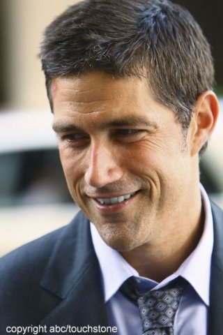 Un primo piano di Matthew Fox in una scena dell'episodio The Little Prince di Lost