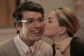 Luca Argentero e Claudia Gerini in una scena di Diverso da chi?