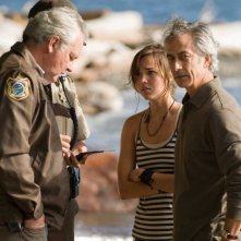 Arielle Kebbel e David Strathairn in una scena del film The Uninvited