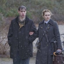 David Kross e Kate Winslet in una scena del film The Reader