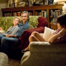 Elizabeth Banks e David Strathairn in una scena del film The Uninvited