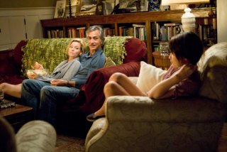 Elizabeth Banks e David Strathairn in una scena del film The Uninvited