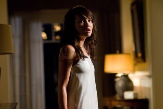 Emily Browning in una sequenza del film The Uninvited
