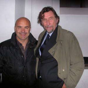 Francesco Giordano e Luca Zingaretti durante le riprese de Le ali della sfinge, episodio della serie Il Commissario Montalbano.