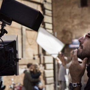 Il regista Riccardo Donna sul set del film Questo piccolo grande amore