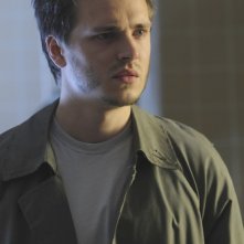 Jonathan Jackson in una scena dell'episodio The Good Wound di The Sarah Connor Chronicles