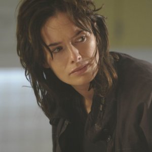 Lena Headey in una scena dell'episodio The Good Wound di The Sarah Connor Chronicles
