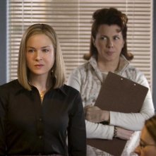 Renée Zellweger e Siobhan Fallon in una scena del film New in Town
