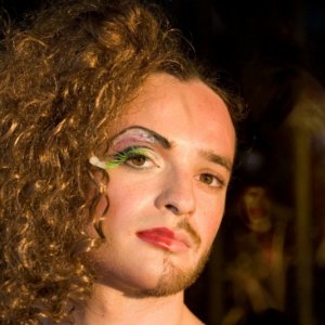 Due identità sessuali in una sequenza del film Fucking Different Tel Aviv