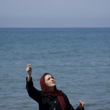 Golshifteh Farahani in una sequenza di About Elly (Darbareye Elly) in concorso a Berlino 2009