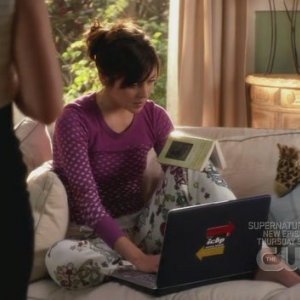 Jessica Stroup in una scena dell'episodio By Accident di 90210