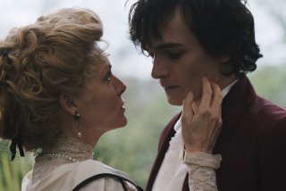 Michelle Pfeiffer con Rupert Friend nel film Cheri,in concorso alla 59esima edizione del Festival di Berlino