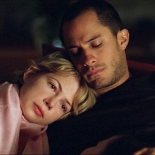 Michelle Williams e Gael García Bernal nel film Mammoth