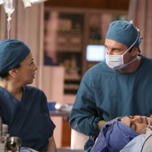 Roma Maffia e Julian McMahon nell'episodio Ronnie Chase della quinta stagione di Nip/Tuck