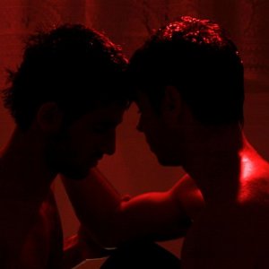 Scena d'amore gay nel film Fucking Different Tel Aviv