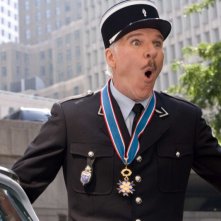 Steve Martin è l'Ispettore Clouseau nel film La pantera rosa 2