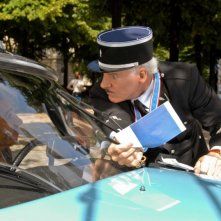 Steve Martin in una scena del film La pantera rosa 2