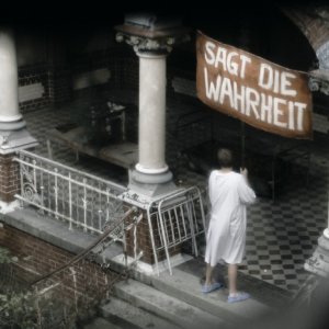 Una scena del film Deutschland 09