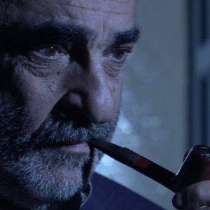 Alessandro Haber in una scena del film Una notte blu cobalto