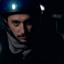 Corrado Fortuna in una scena del film Una notte blu cobalto
