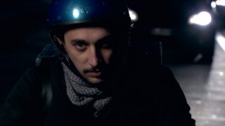 Corrado Fortuna in una scena del film Una notte blu cobalto