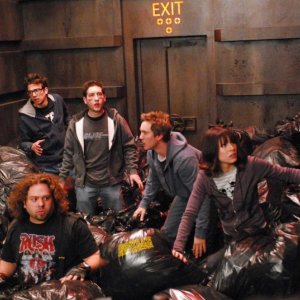 Jay Baruchel, Dan Fogler, Chris Marquette, Sam Huntington e Kristen Bell in una scena del film Fanboys