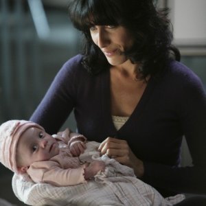 Lisa Edelstein in una scena dell'episodio Big Baby di Dr. House: Medical Division