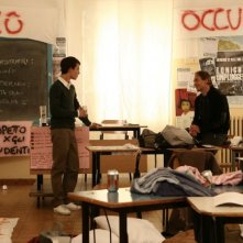 Marco Brenno e Tomas Arana in una scena dell'episodio ... e intanto il tempo se ne va di Tutti pazzi per Amore