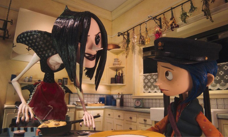 Coraline in una scena con Alta Madre