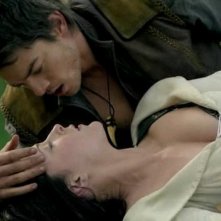 Bridget Regan e Craig Horner in una scena nell'episodio 'Elixir' della serie Legend of the Seeker