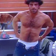 Grande Fratello 9 - Alberto Scrivano, l'ormeggiatore genovese diviso tra la bionda Annachiara e la mora Vanessa