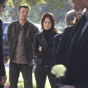 Lena Headey e Brian Austin Green in una scena dell'episodio Desert Cantos di The Sarah Connor Chronicles
