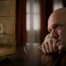 Ulrich Tukur in una sequenza del film John Rabe