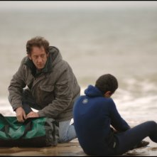 Una scena del film Welcome con i protagonisti Vincent Lindon e Firat Ayverdi