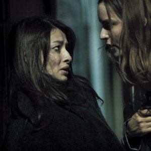 Daphne Hacquart e Rie Rasmussen nel film Human Zoo