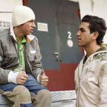 Elyas M'Barek in una sequenza del serial 'Kebab for Breakfast'