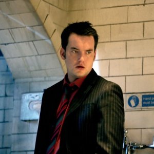 Gareth David-Lloyd in un momento dell'episodio 'La mietitrice di anime' della serie tv Torchwood