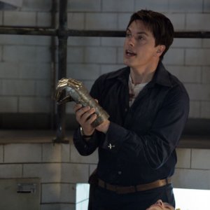 John Barrowman in una sequenza dell'episodio 'La mietitrice di anime' della serie tv Torchwood