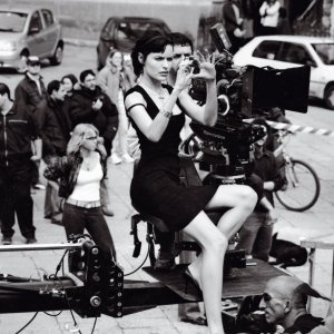 Rie Rasmussen sul set film Human Zoo